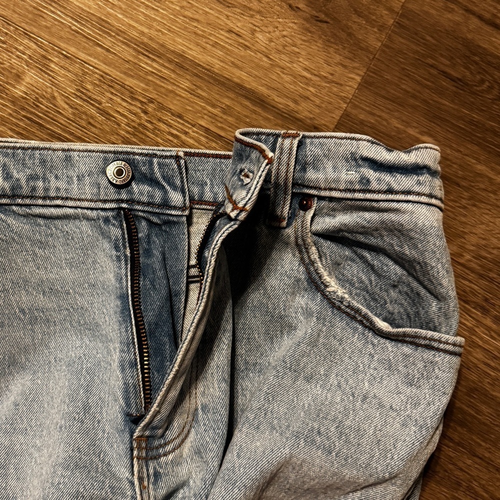 Abercrombie & Fitch The Baggy Low Rise Jeans - Picture 9 of 11